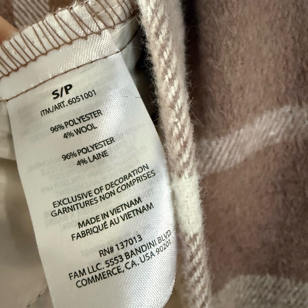 Banana Republic Tan and Cream Plaid Utility Jacket - Picture 3 of 9